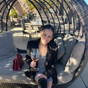 Meet your Posher, Brittney